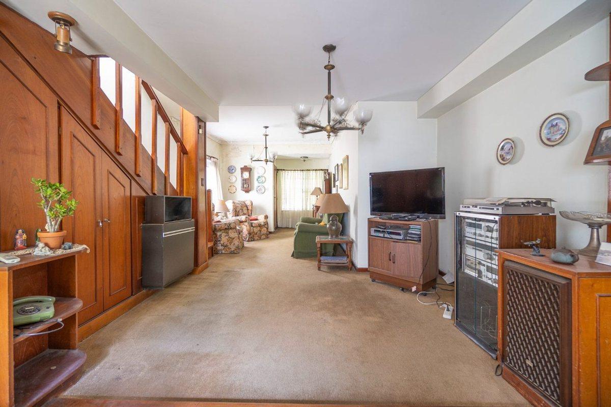 Foto de CASA EN VENTA 5 AMBIENTES TEMPERLEY, imagen 5