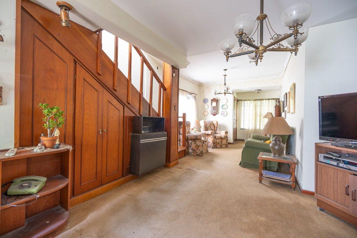Foto de CASA EN VENTA 5 AMBIENTES TEMPERLEY, imagen 3