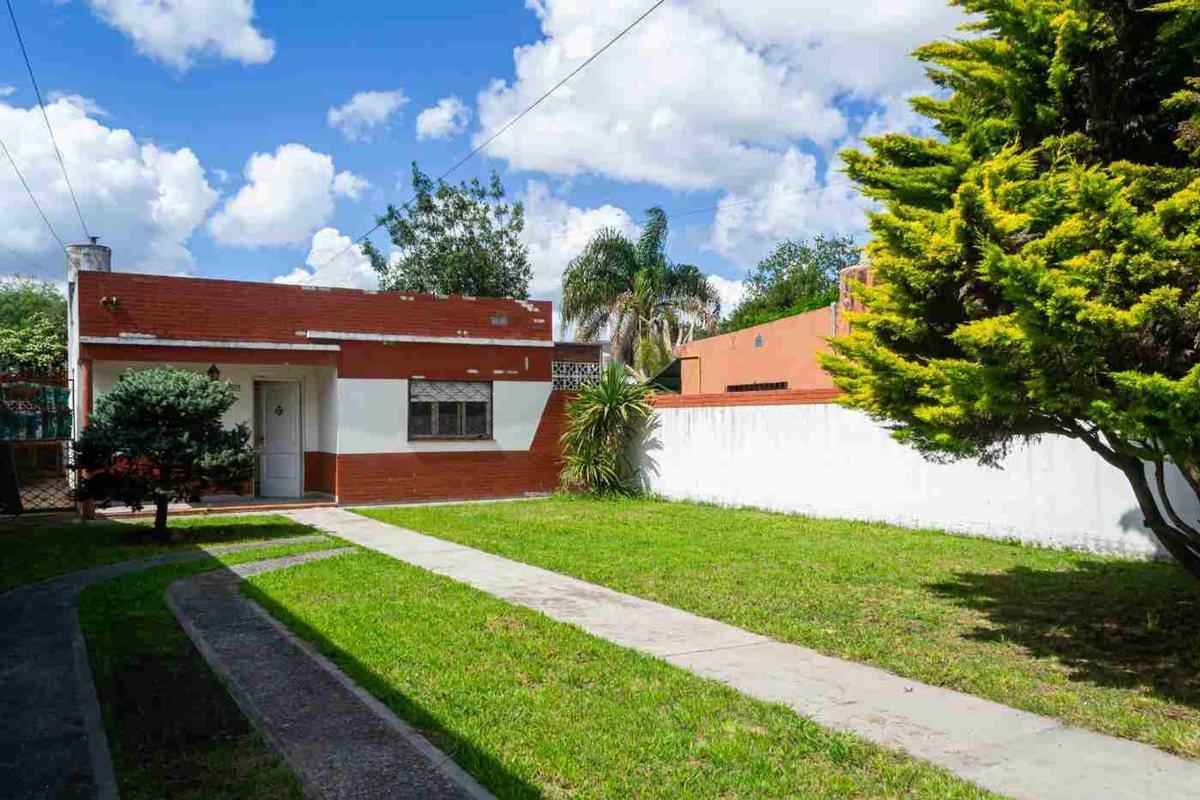 Foto de CASA EN VENTA 3 AMBIENTES EN LONGCHAPS, imagen 1