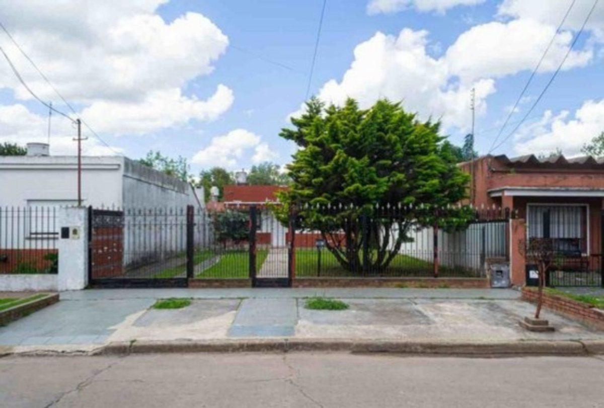 Foto de CASA EN VENTA 3 AMBIENTES EN LONGCHAPS, imagen 2