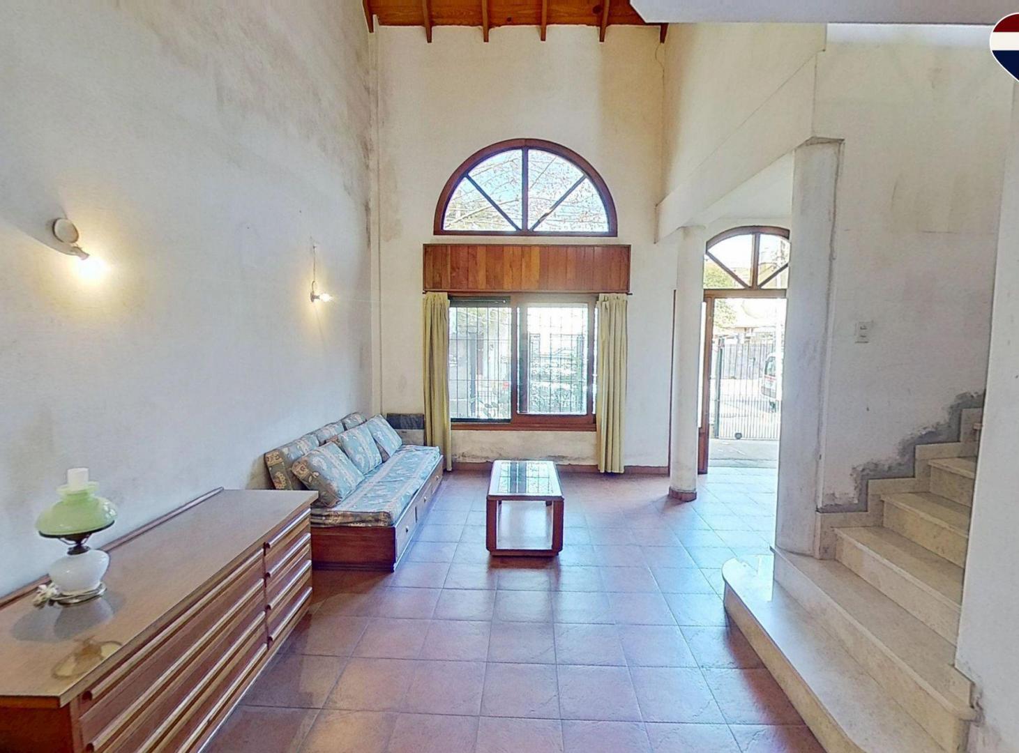 Foto de CASA 6 AMB. EN VENTA EN SARANDI CON PATIO Y JARDÍN, imagen 1