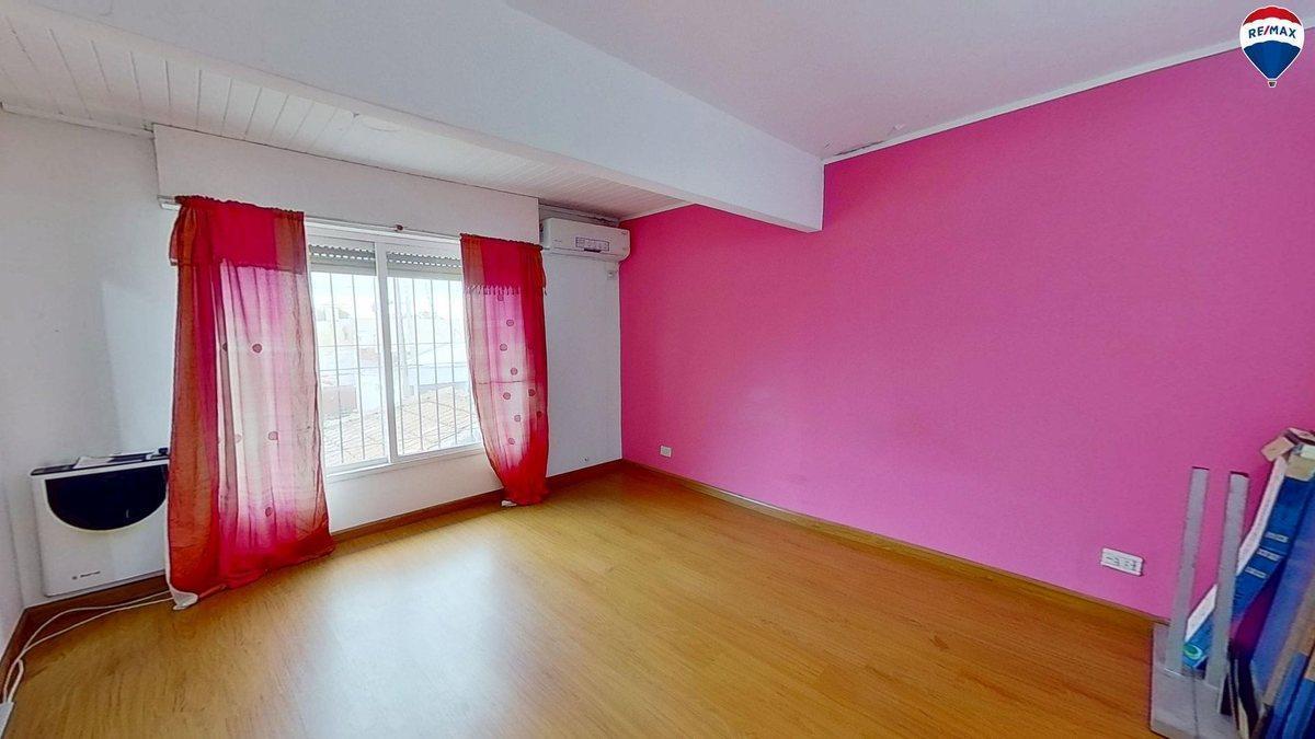 Foto de VENTA CASA 5 AMBIENTES PILETA Y COCHERA QUILMES, imagen 5