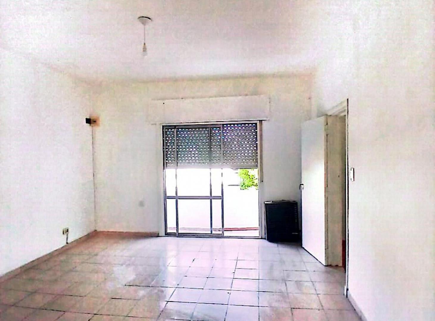 Foto de VENTA DE PH 2 AMBIENTES EN SARANDI AVELLANEDA, imagen 2