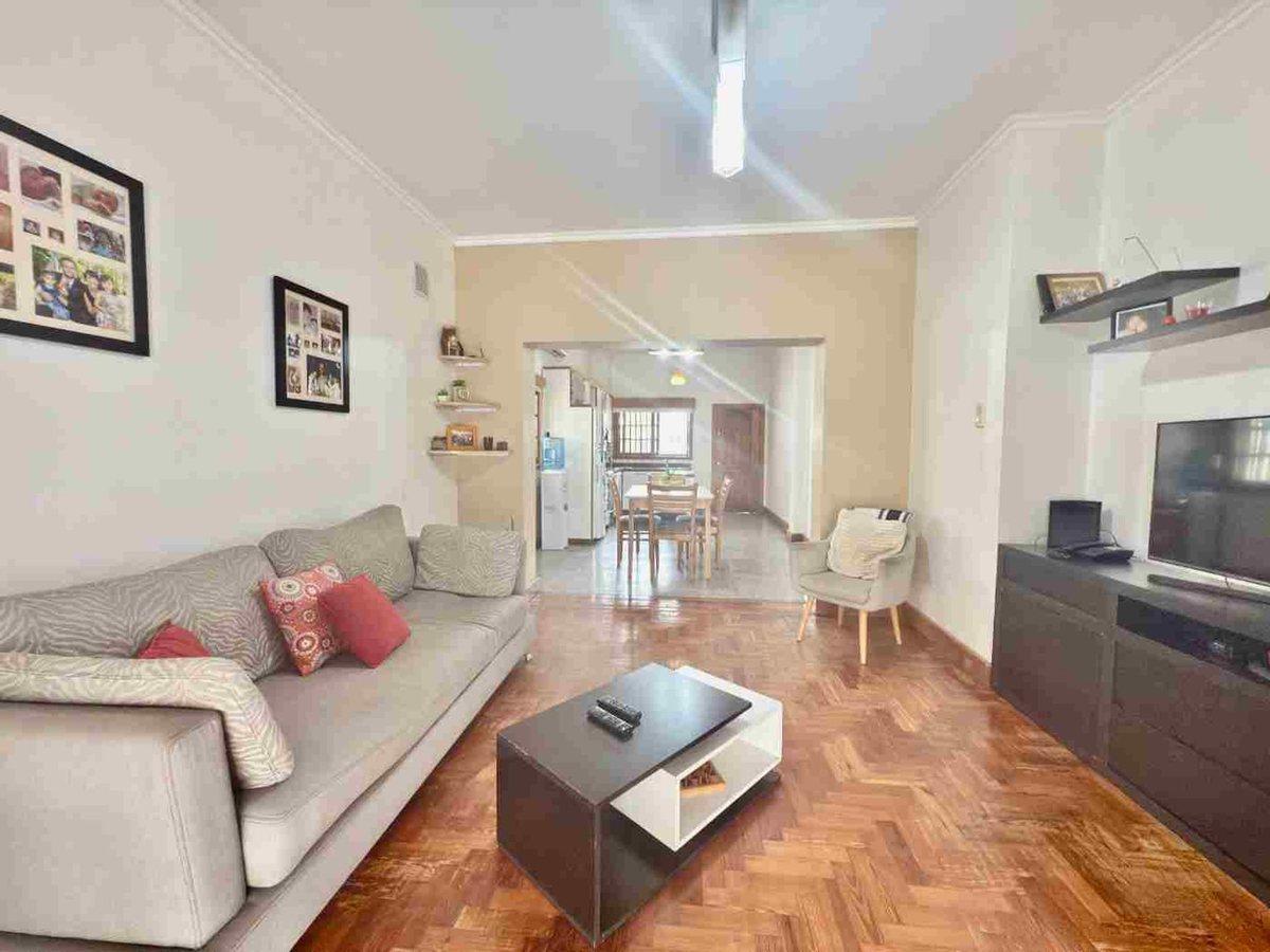 Foto de CASA 4 AMB EN VENTA EN JOSE MARMOL CON QUINCHO, imagen 2