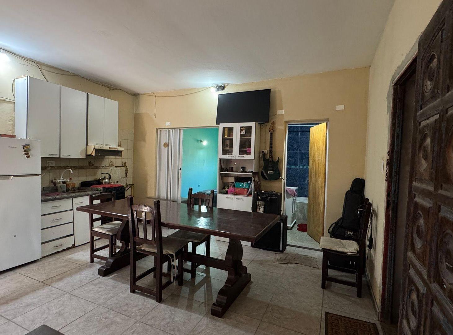 Foto de CASA 2 AMB EN VENTA CON PARQUE, BERAZATEGUI, imagen 5