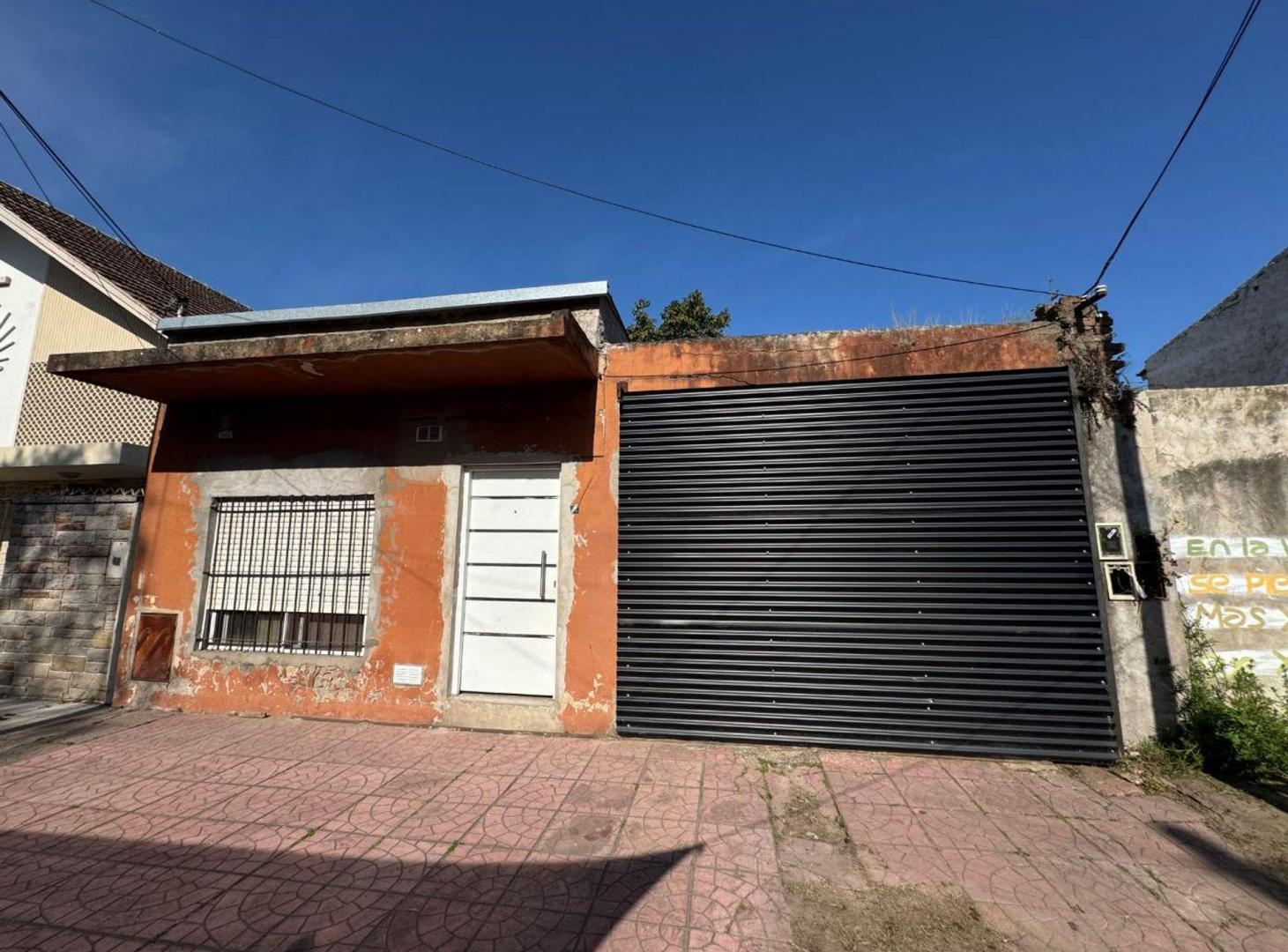 Foto de CASA 2 AMB EN VENTA CON PARQUE, BERAZATEGUI, imagen 4