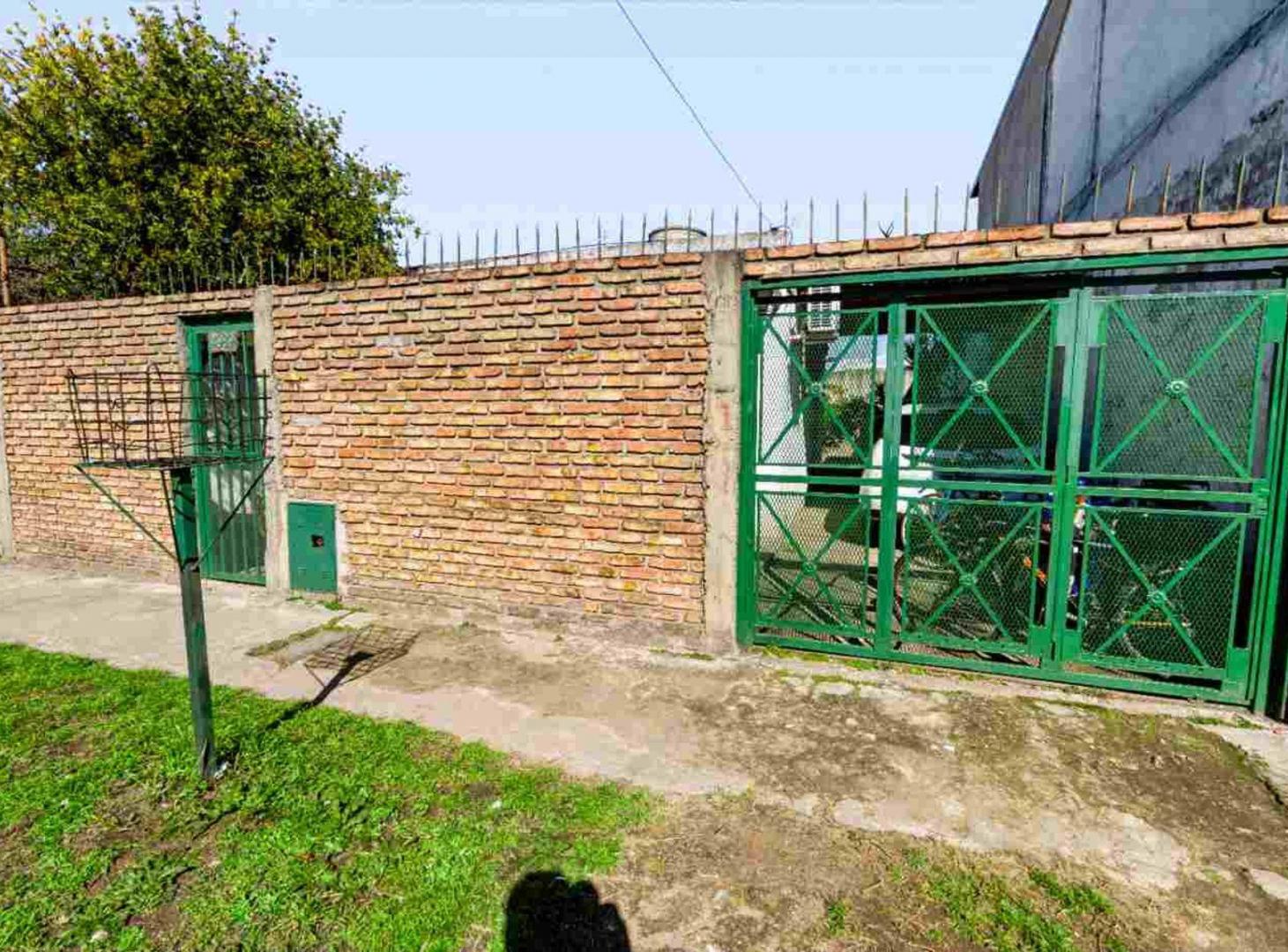 Foto de CASA 2 AMBIENTES EN VENTA QUILMES OESTE CON PATIO, imagen 3