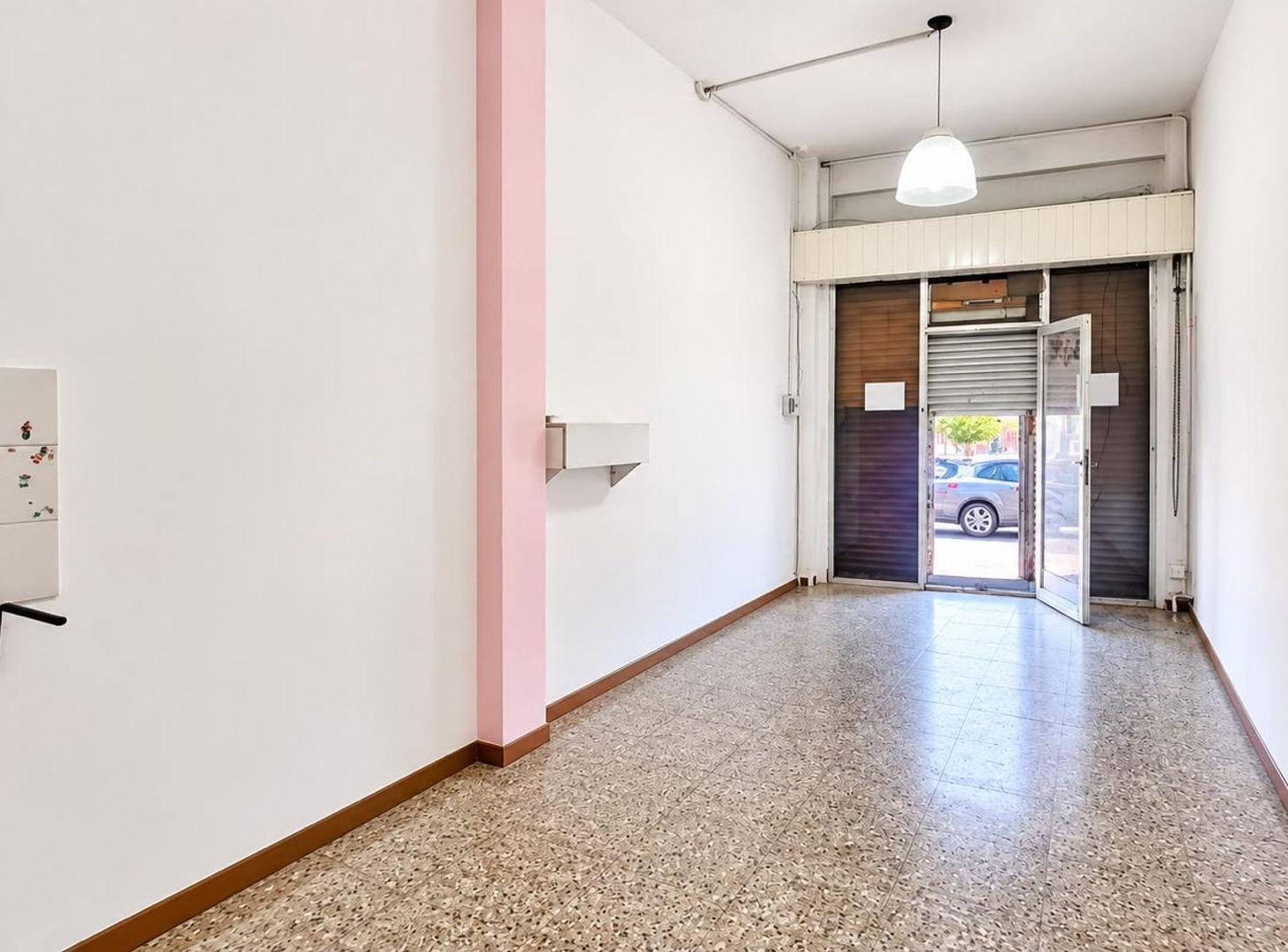 Foto de LOCAL 38m2 EN VENTA EN QUILMES OESTE, imagen 1