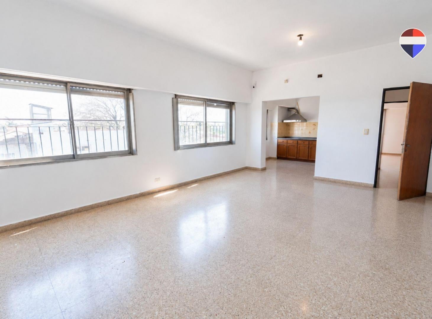 Foto de VENTA DEPARTAMENTO 3 AMB FLORENCIO VARELA CENTRO, imagen 3