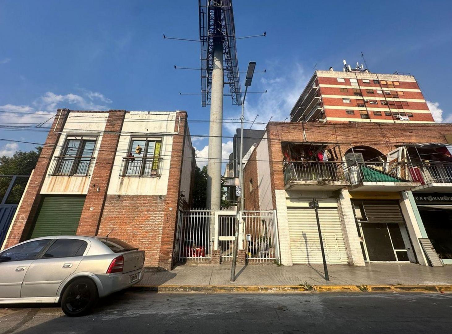 Foto de EDIFICIO EN VENTA EN BLOCK EN LINIERS CON RENTA, imagen 1