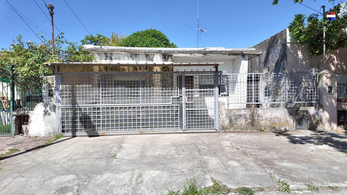 Foto de CASA 3 AMB A RECICLAR EN QUILMES. AMPLIO TERRENO, imagen 4