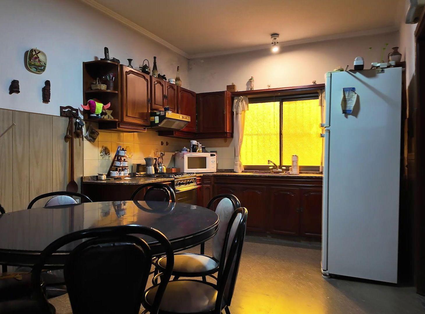 Foto de CASA 3 AMBIENTES EN VENTA EN SARANDI CON QUINCHO, imagen 2