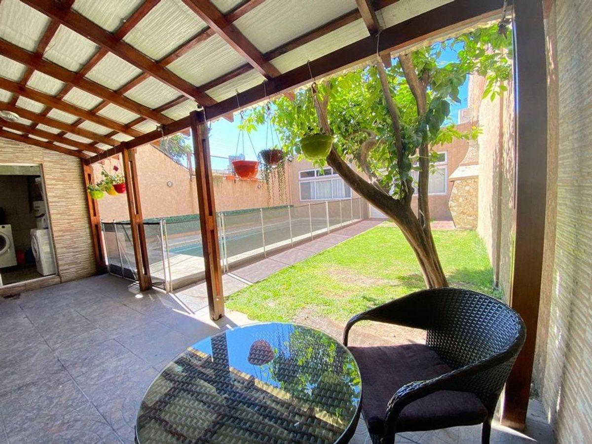 Foto de CASA 3 AMB EN VENTA EN SAN JUSTO PILETA COCHERA, imagen 2