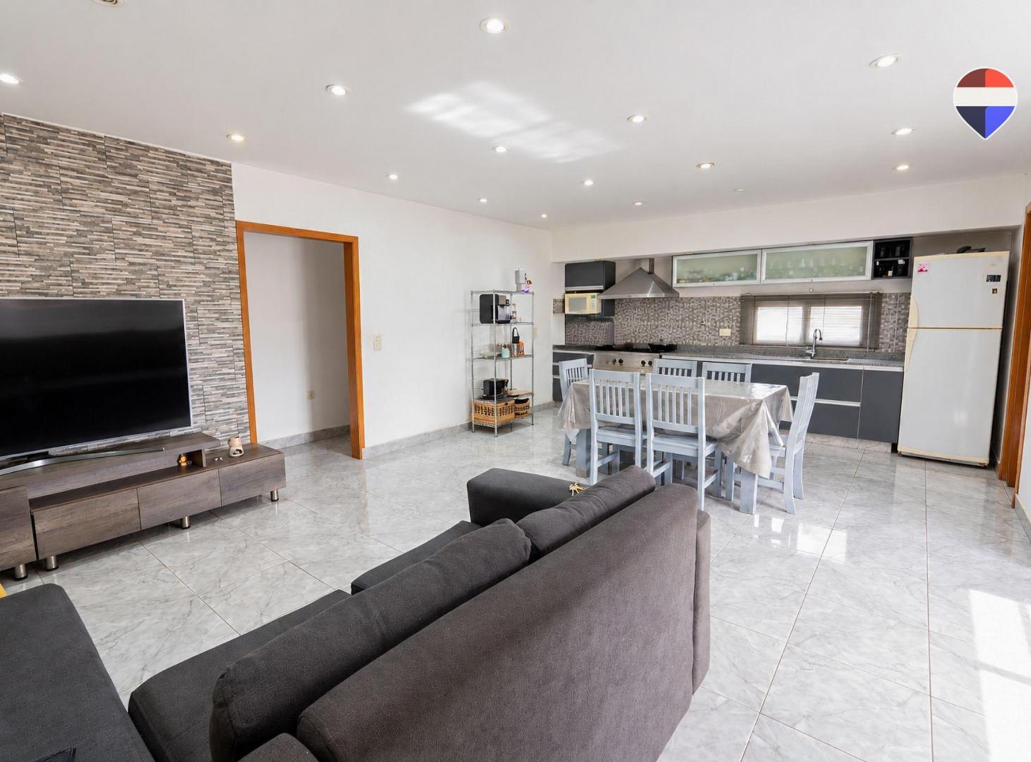 Foto de VENTA CASA MULTIFAMILIAR 7 AMB EN BERNAL, imagen 3