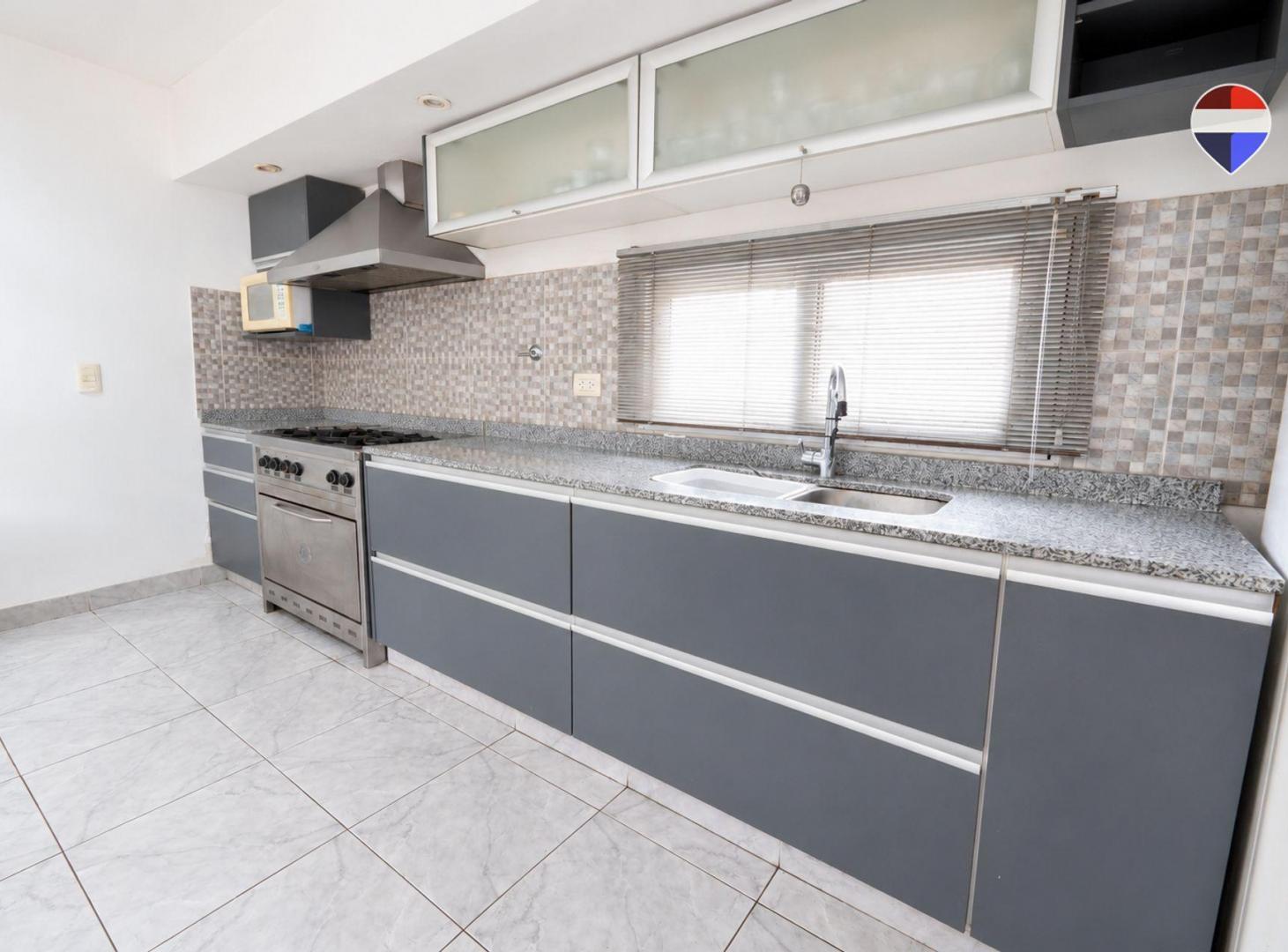 Foto de VENTA CASA MULTIFAMILIAR 7 AMB EN BERNAL, imagen 5