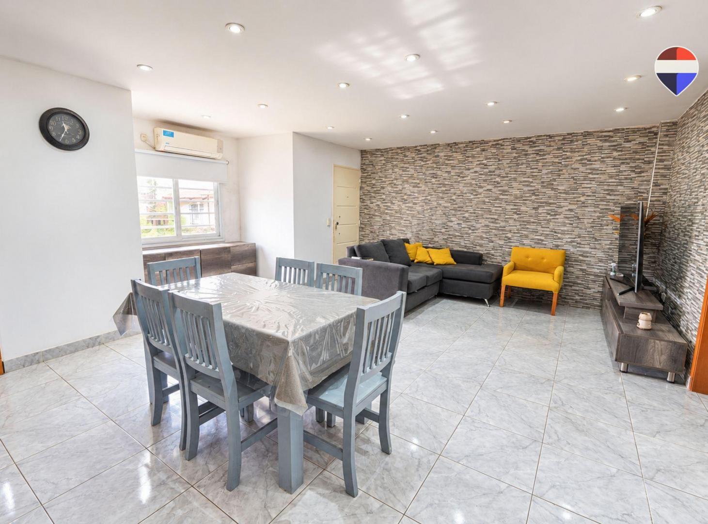 Foto de VENTA CASA MULTIFAMILIAR 7 AMB EN BERNAL, imagen 2