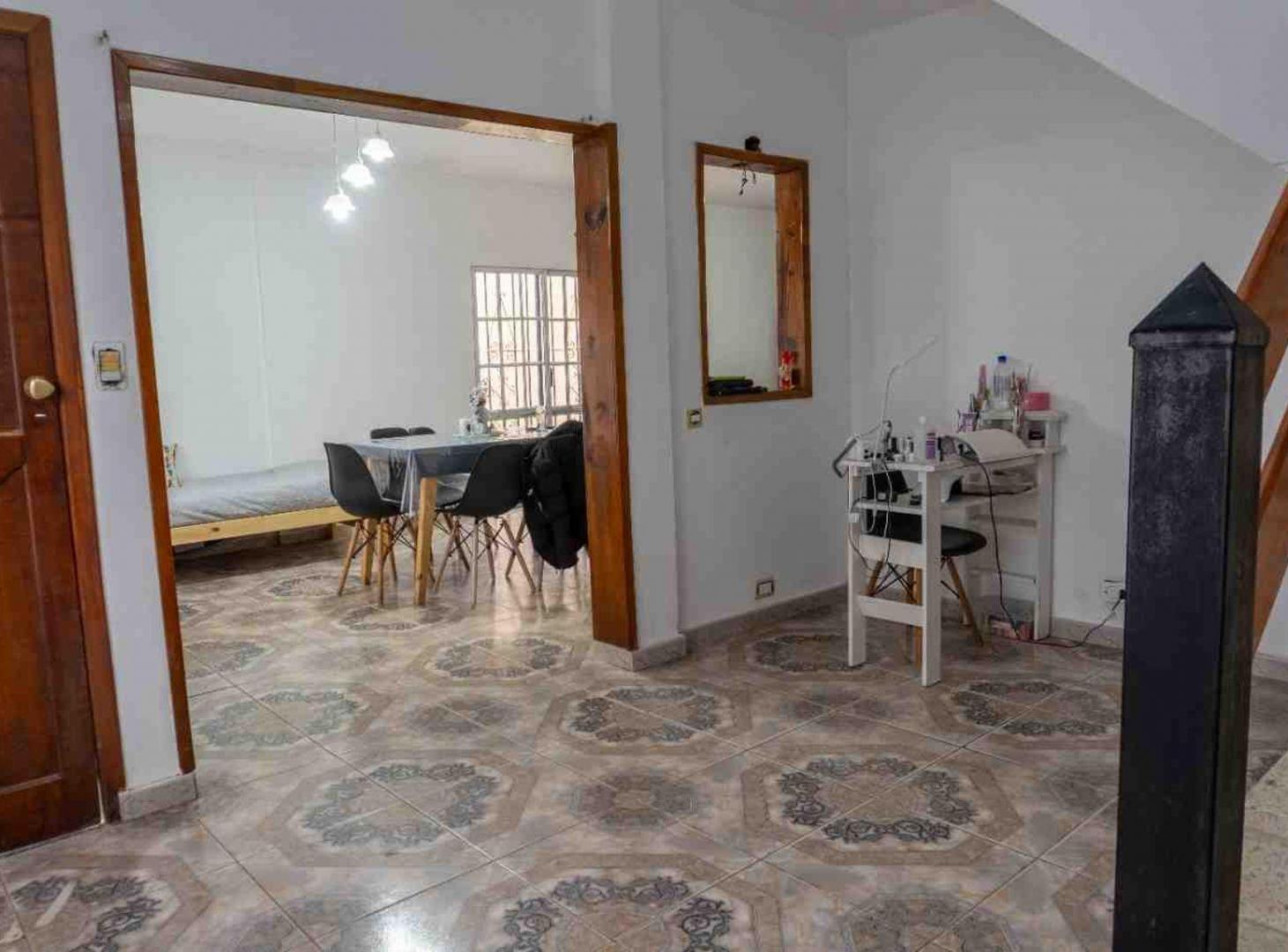 Foto de CASA EN VENTA SAN VICENTE PARQUE AMPLIO Y QUINCHO, imagen 2