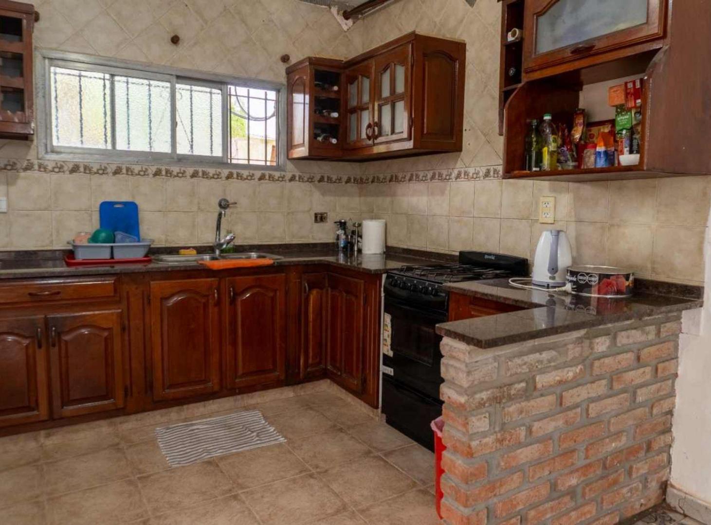 Foto de CASA EN VENTA SAN VICENTE PARQUE AMPLIO Y QUINCHO, imagen 3