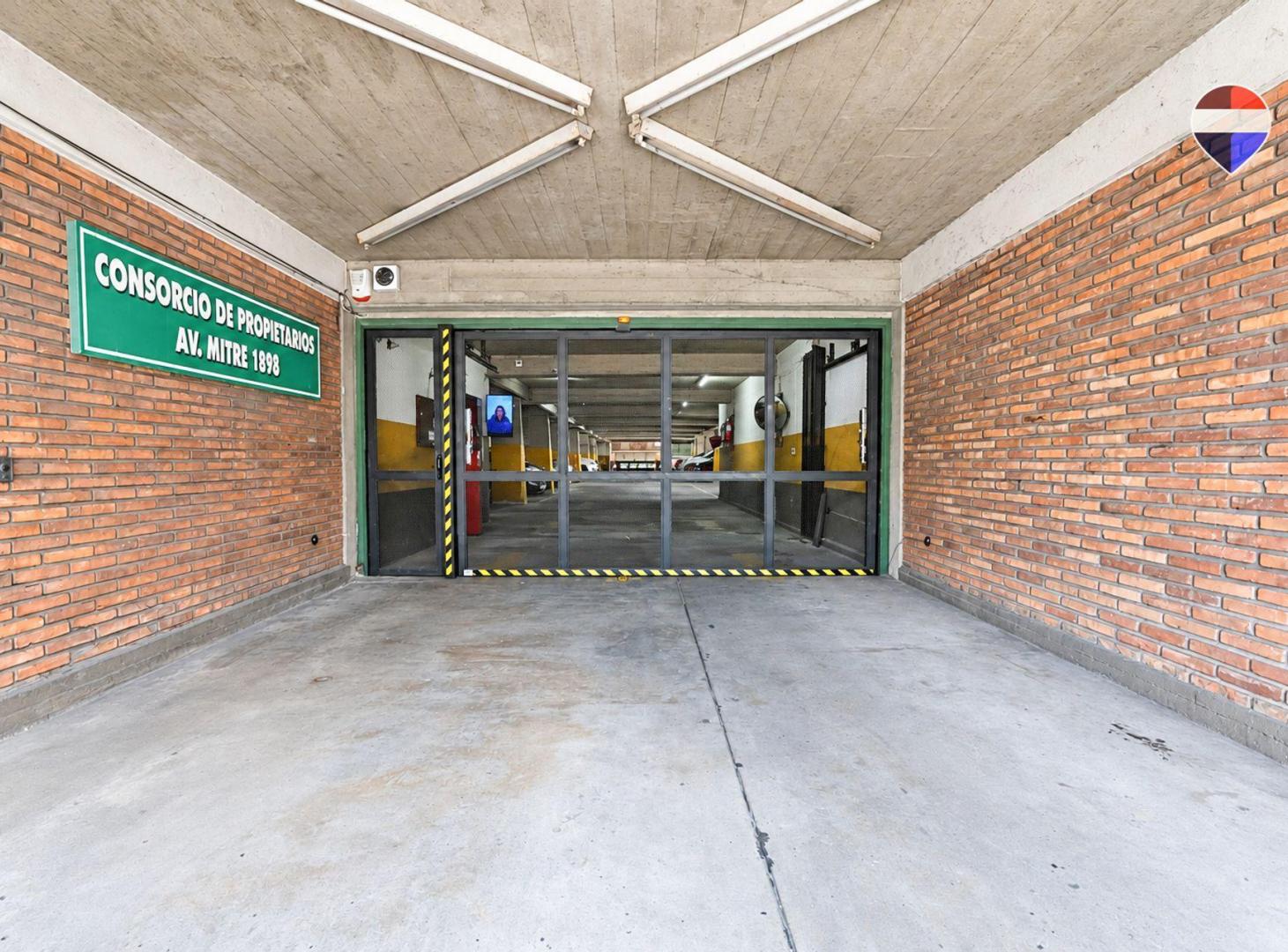 Foto de VENTA DE COCHERA PLATA BAJA EN AVENIDA MITRE, imagen 3