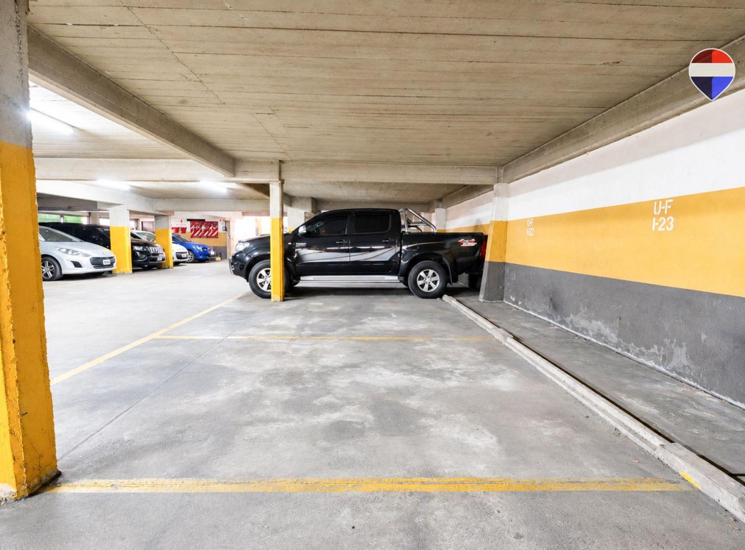 Foto de VENTA DE COCHERA PLATA BAJA EN AVENIDA MITRE, imagen 2