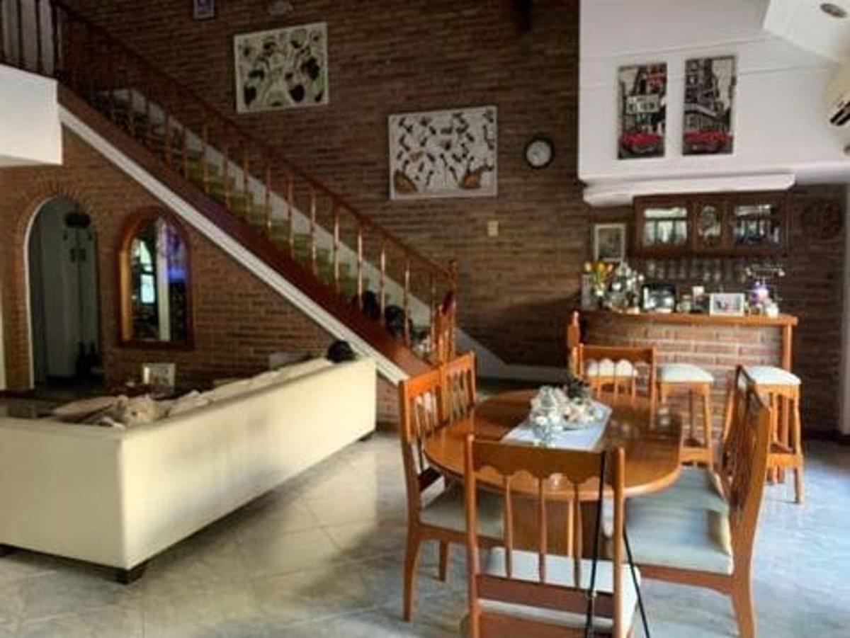 Foto de VENTA DE CASA 4 AMB COCHERA LANUS ESTE, imagen 4