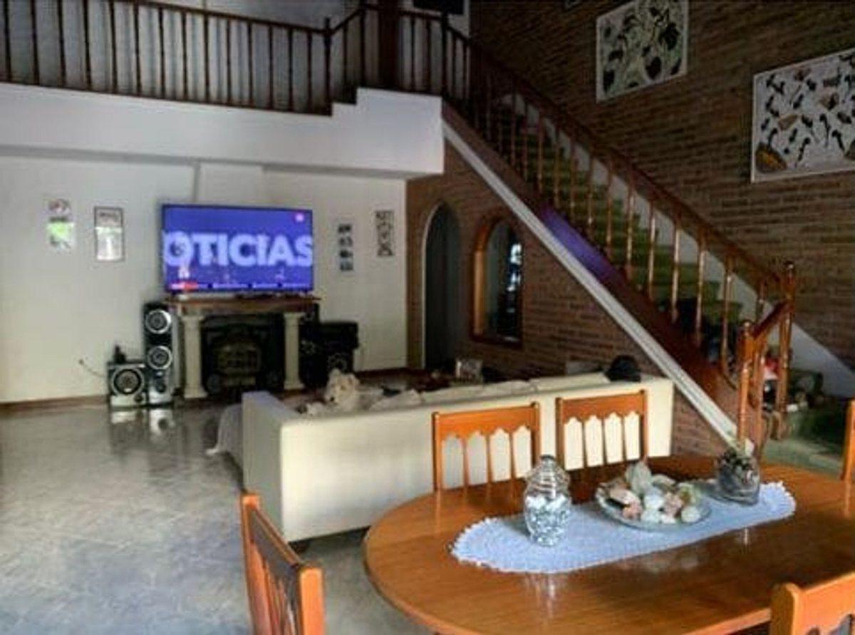 Foto de VENTA DE CASA 4 AMB COCHERA LANUS ESTE, imagen 1
