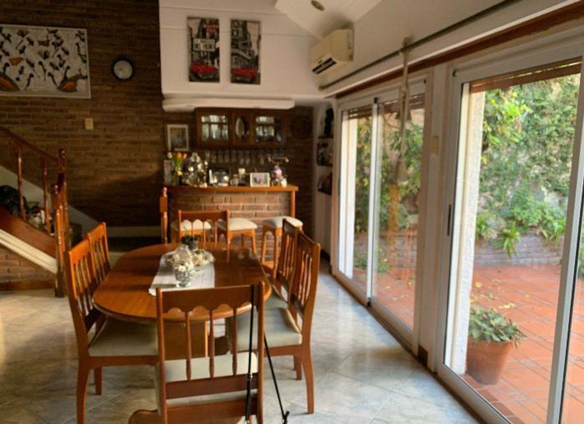 Foto de VENTA DE CASA 4 AMB COCHERA LANUS ESTE, imagen 2