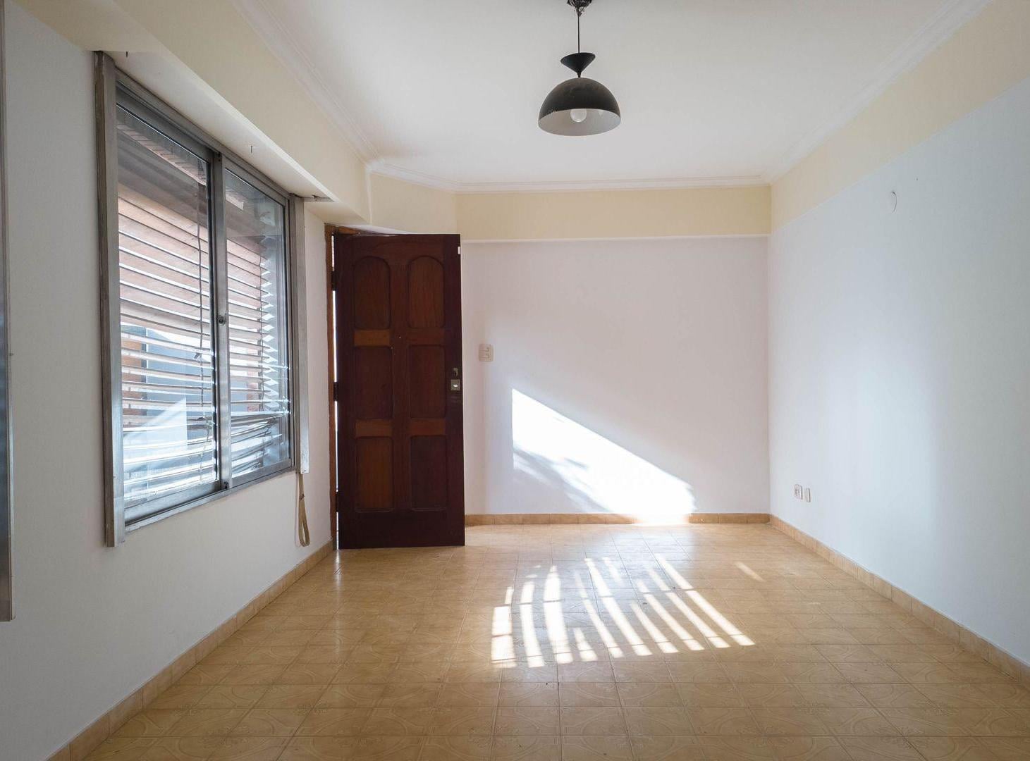 Foto de VENTA PH 3 AMB CON PATIO,QUINCHO Y COCHERA BERNAL, imagen 3