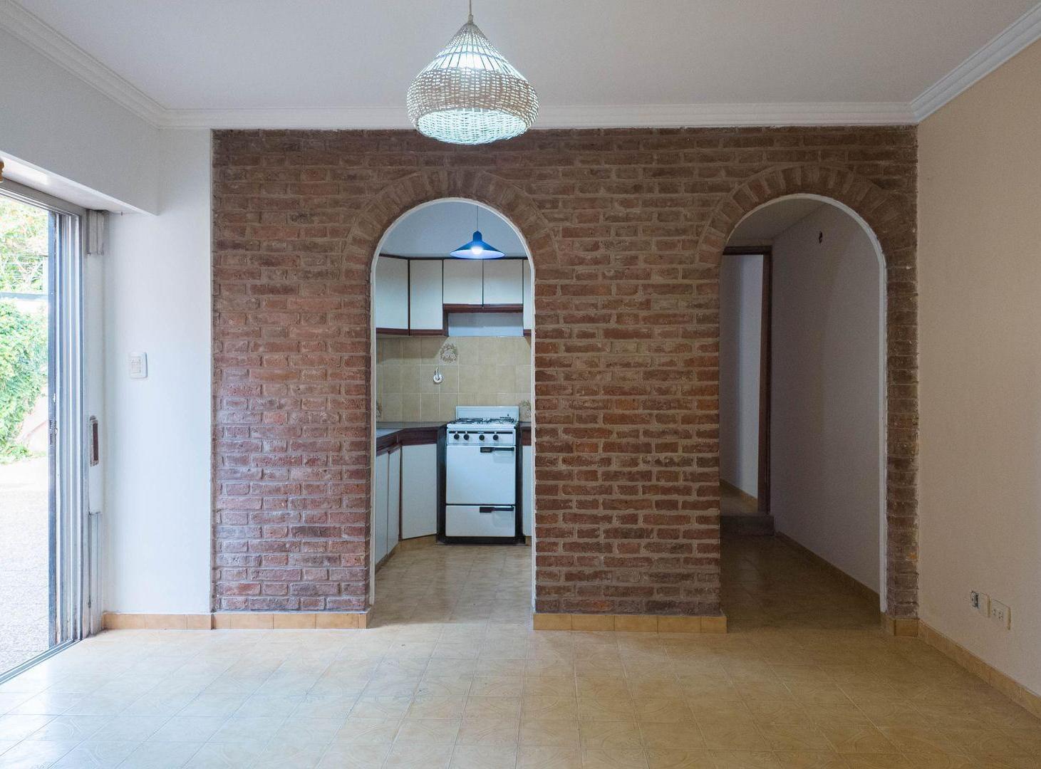 Foto de VENTA PH 3 AMB CON PATIO,QUINCHO Y COCHERA BERNAL, imagen 4