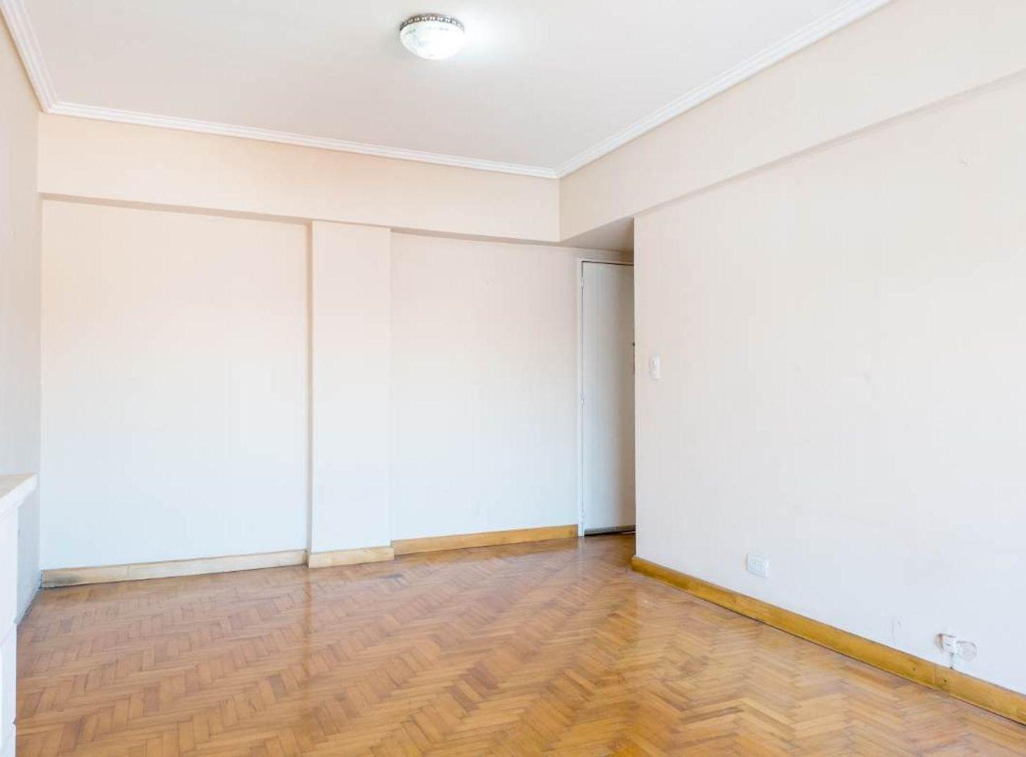 Foto de VENTA DEPTO 3 AMB AL FRENTE EN PIÑEYRO, imagen 5