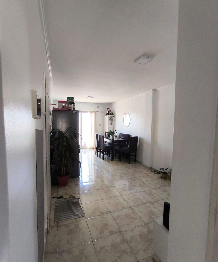 Foto de VENTA DEPARTAMENTO 2 AMBIENTES CON COCHERA, WILDE, imagen 1