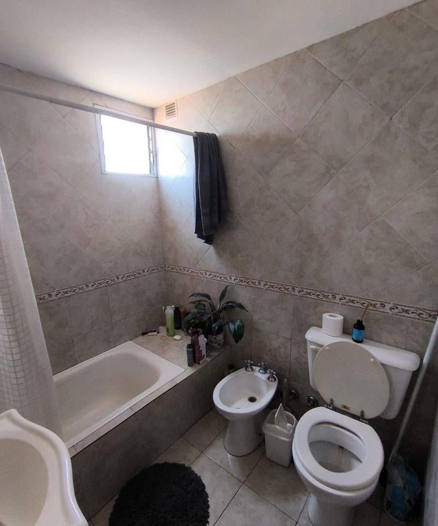 Foto de VENTA DEPARTAMENTO 2 AMBIENTES CON COCHERA, WILDE, imagen 5