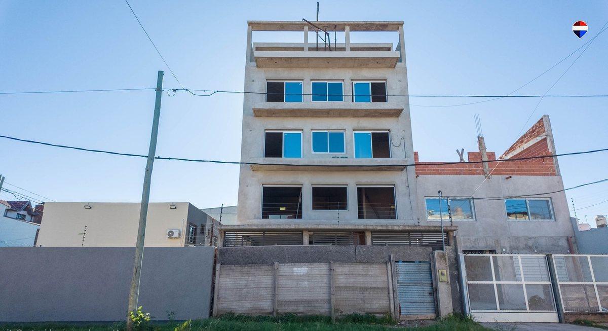 Foto de Departamento 3 ambi con cochera venta en Bernal, imagen 3