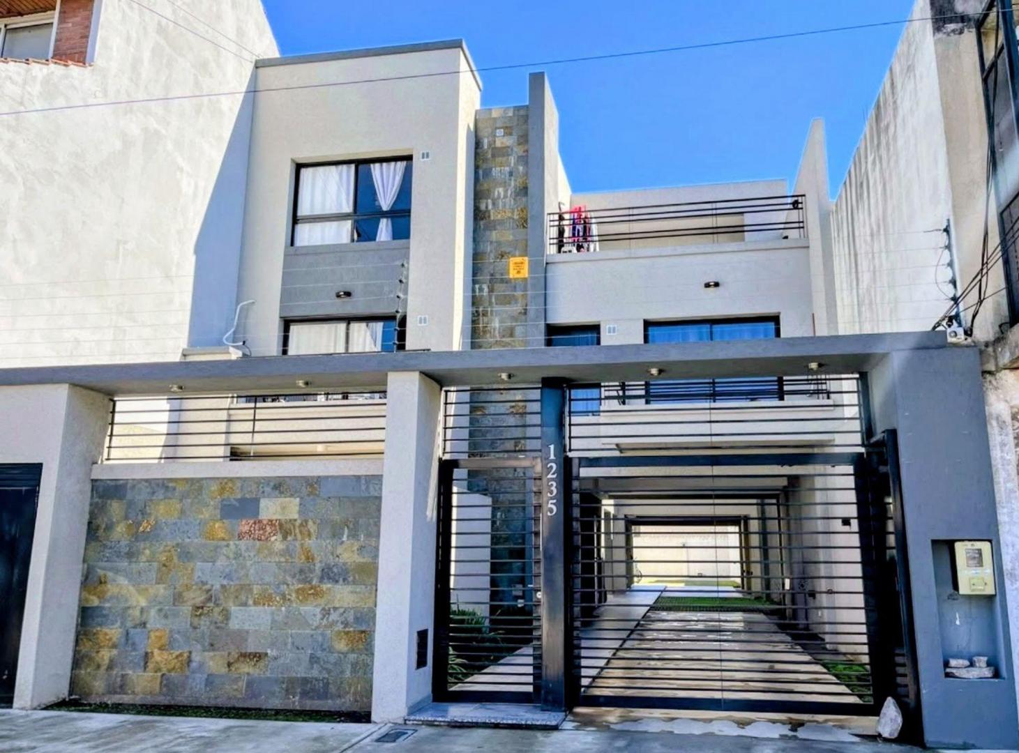 Foto de VENTA DEPARTAMENTO 2 AMBIENTES EN WILDE, imagen 1