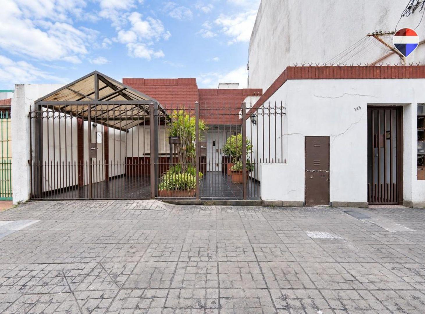 Foto de VENTA CASA 3 AMB + 4 DPTO EN BLOCK, imagen 2