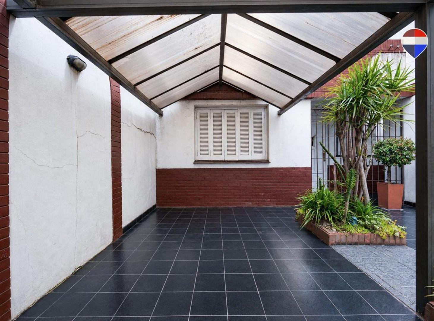 Foto de VENTA CASA 3 AMB + 4 DPTO EN BLOCK, imagen 3