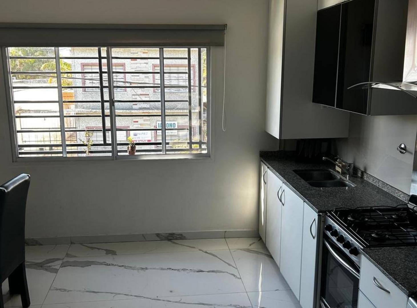 Foto de DEPARTAMENTO DUPLEX 3 AMBIENTES COCHERA BERNAL, imagen 4