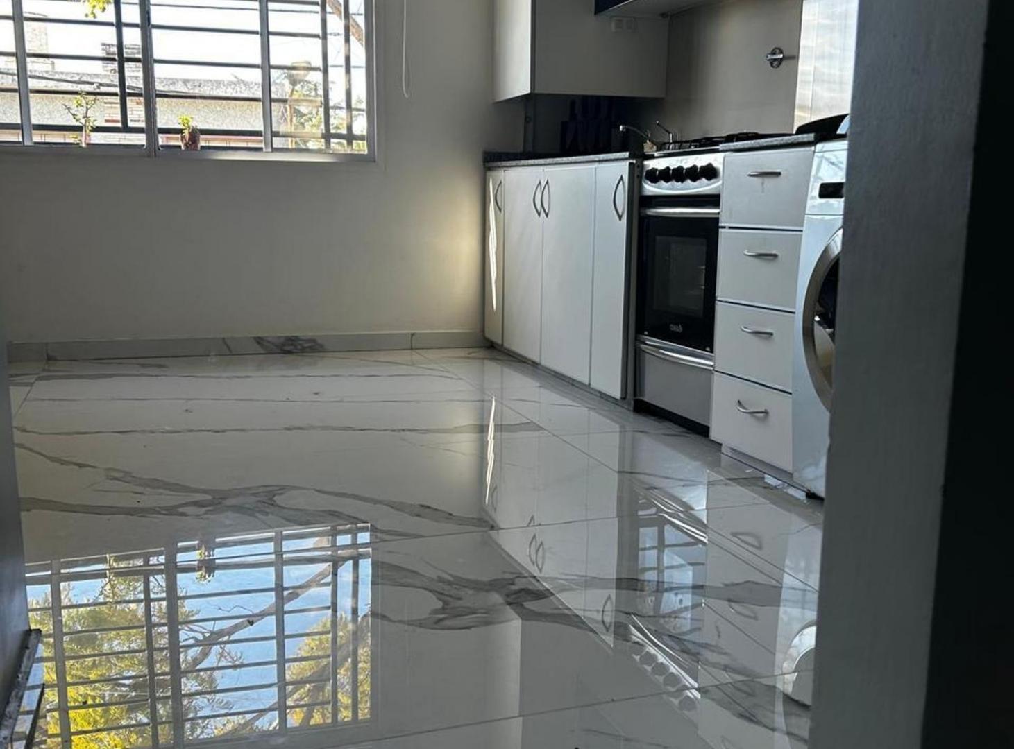 Foto de DEPARTAMENTO DUPLEX 3 AMBIENTES COCHERA BERNAL, imagen 5