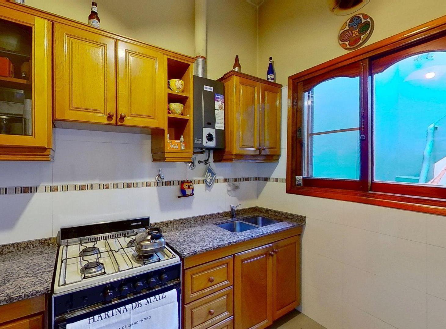 Foto de PH 4 AMB EN VENTA EN AVELLANEDA C/ COCHERA S/EXP, imagen 1