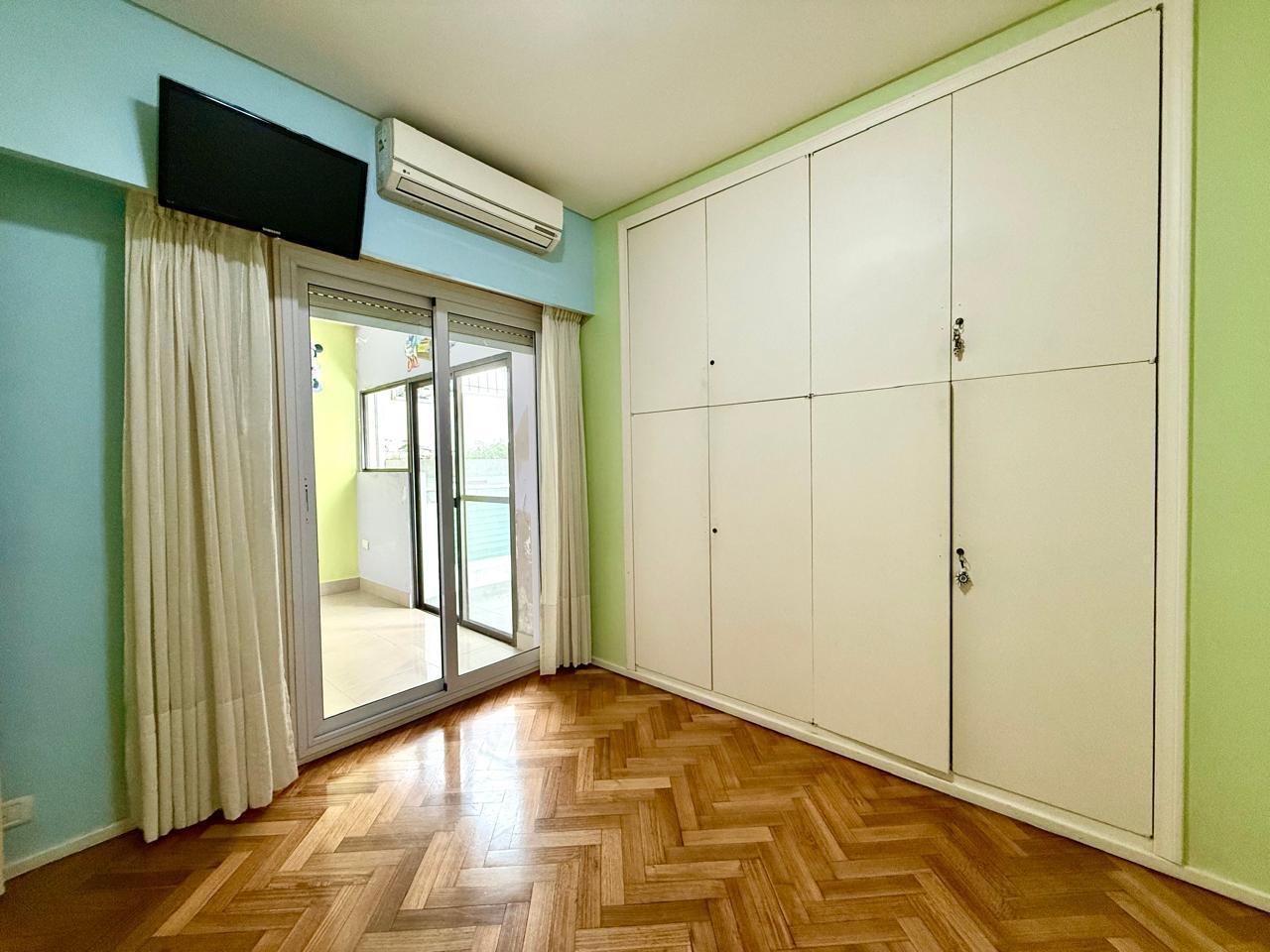 Foto de Departamento tipo casa con balcón corrido y patio. 4 dorm.c/dep y, imagen 4