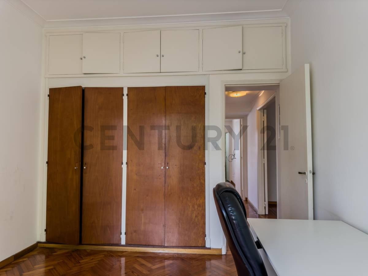 Venta Casa de Estilo Tipo PH en Planta Alta Zona Tribunales 3