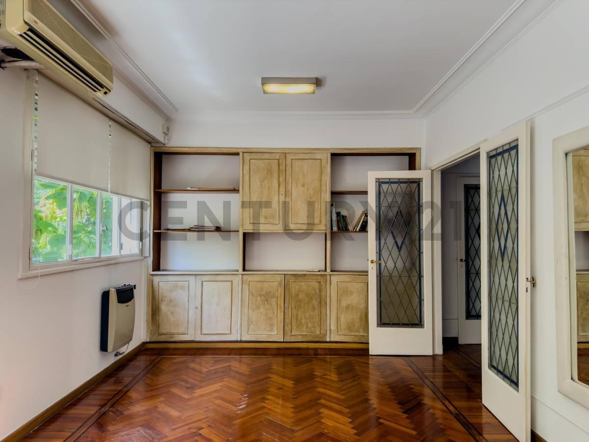 Venta Casa de Estilo Tipo PH en Planta Alta Zona Tribunales 5