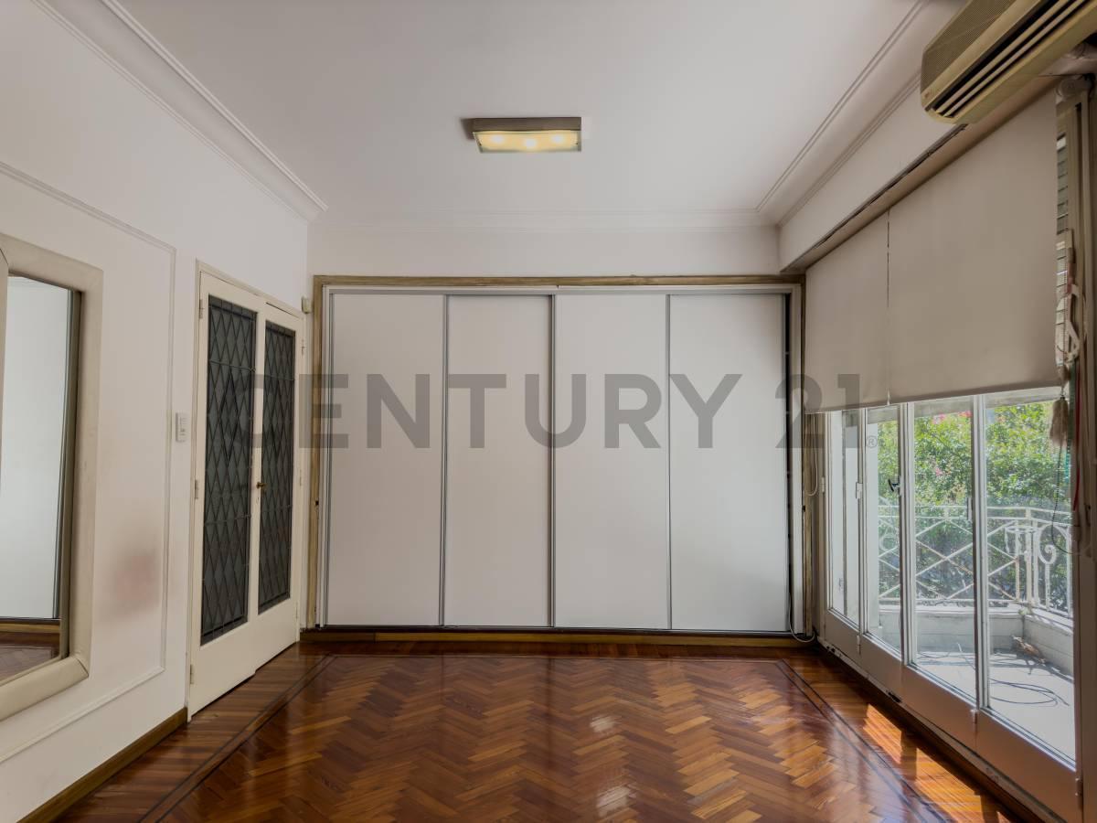 Venta Casa de Estilo Tipo PH en Planta Alta Zona Tribunales 4