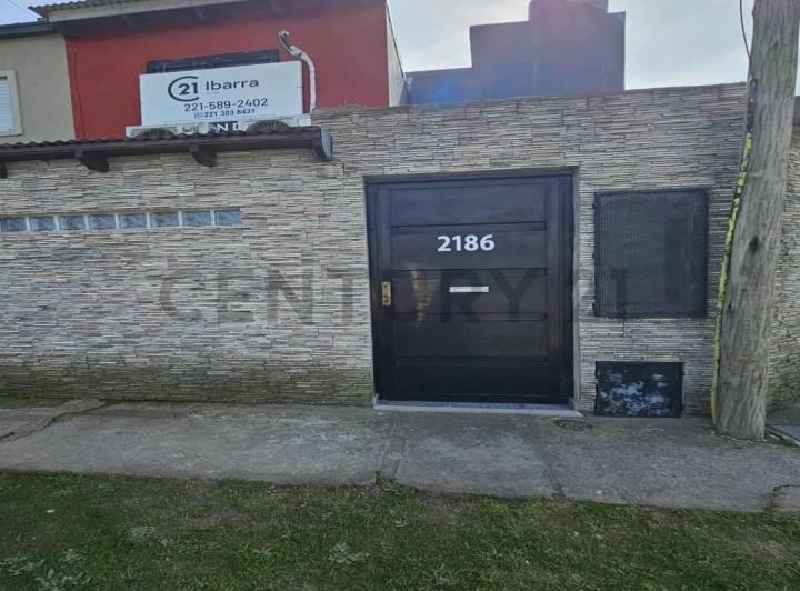 VENTA DE CASA TIPO DUPLEX EN BERISSO 3
