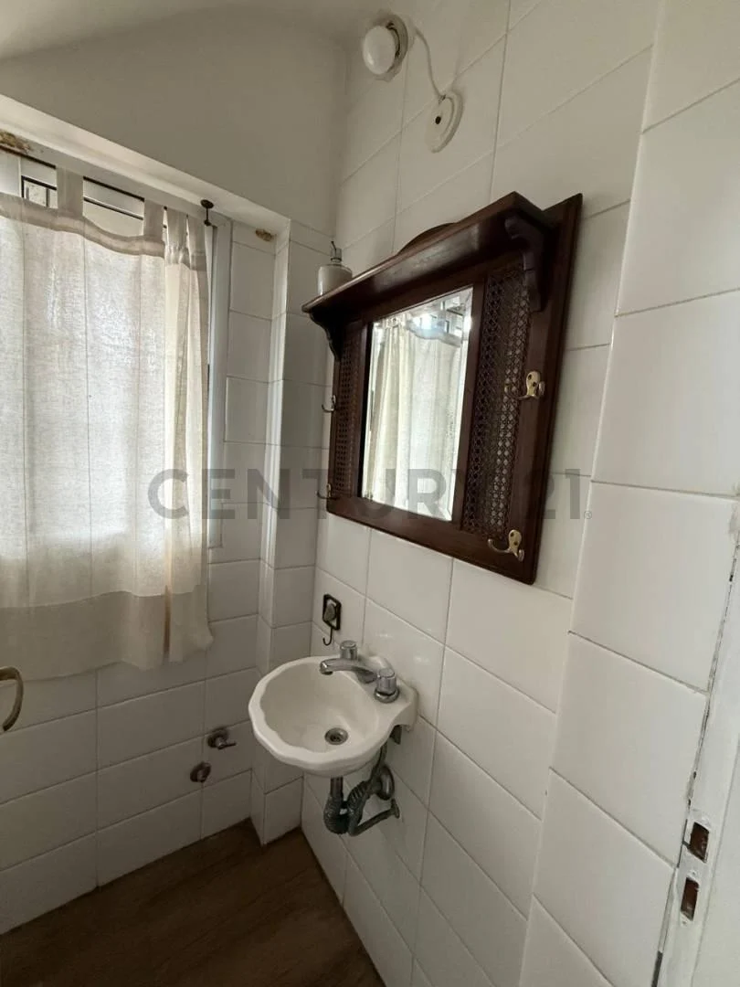 CASA AMOBLADA EN ALQUILER EN CITY BELL DE 3 DORMITORIOS PARQUE Y PILETA