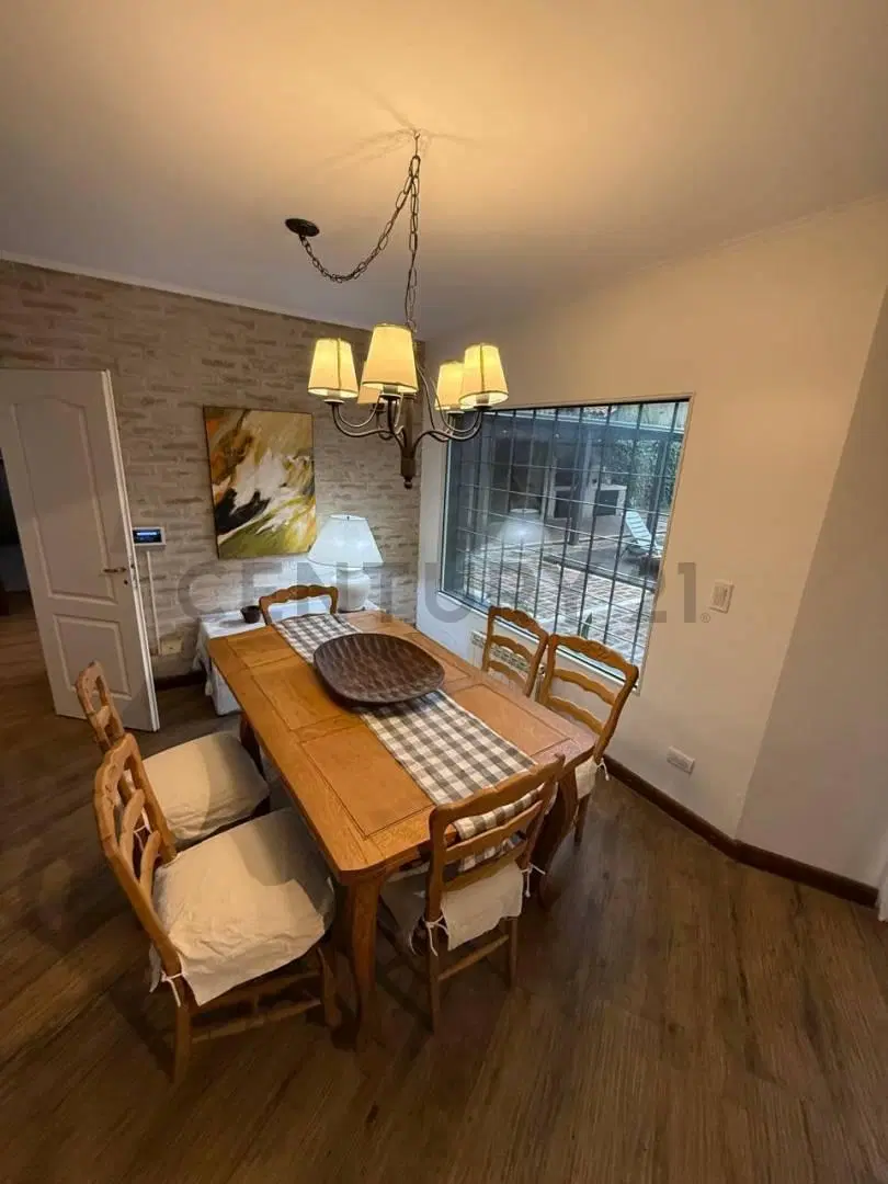 CASA AMOBLADA EN ALQUILER EN CITY BELL DE 3 DORMITORIOS PARQUE Y PILETA 5