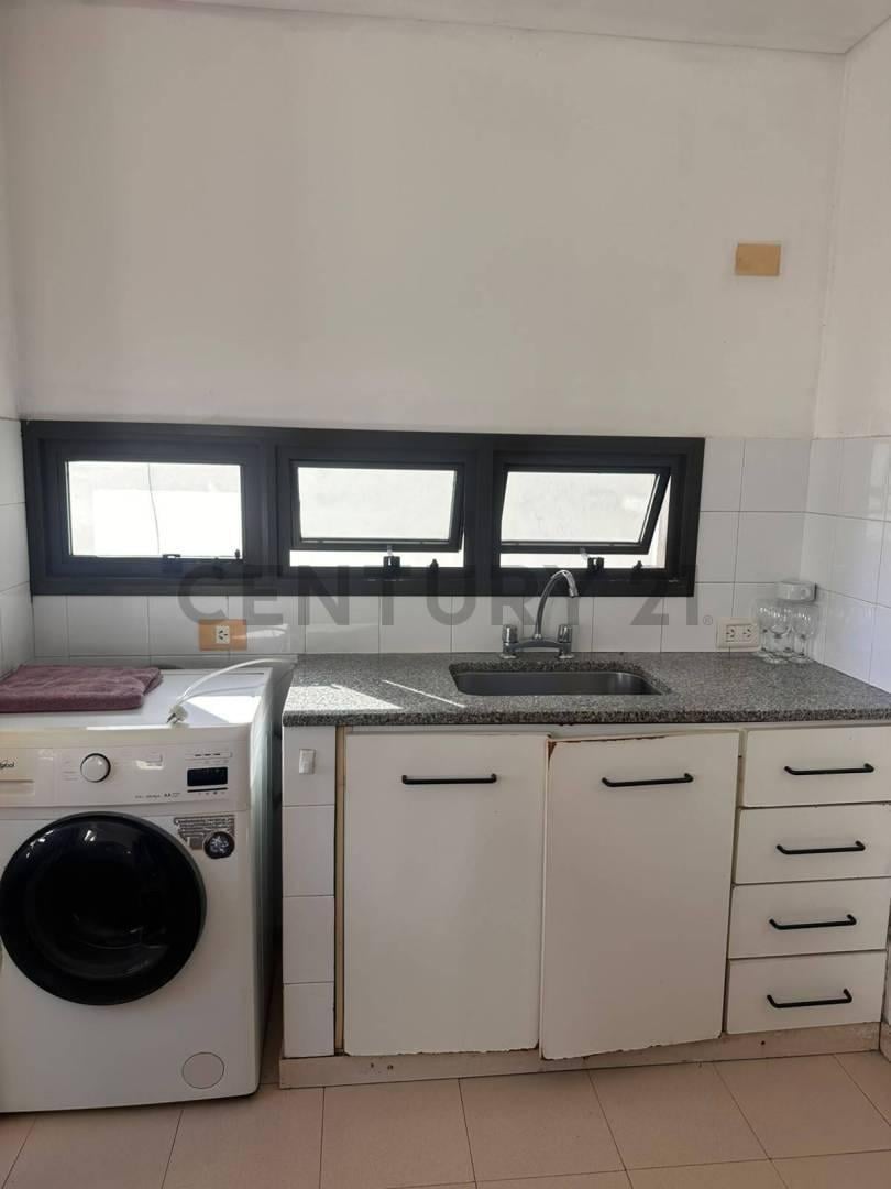 Foto de MONOAMBIENTE EN VENTA FRENTE A PLAZA MORENO, imagen 4