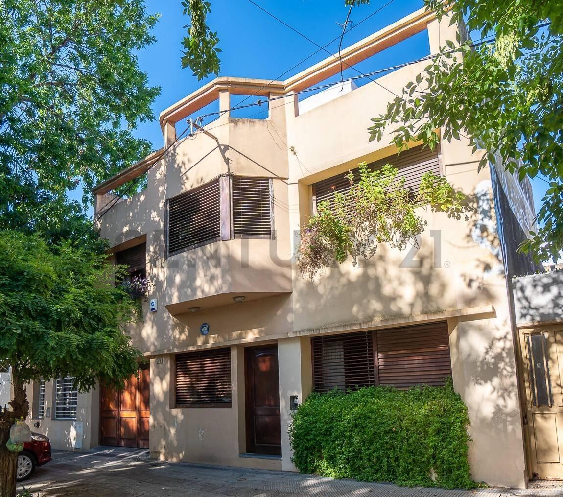Foto de VENTA DE CASA 4 DORMITORIOS + ESCRITORIO CON ENTRADA INDEPENDIENTE +, imagen 3