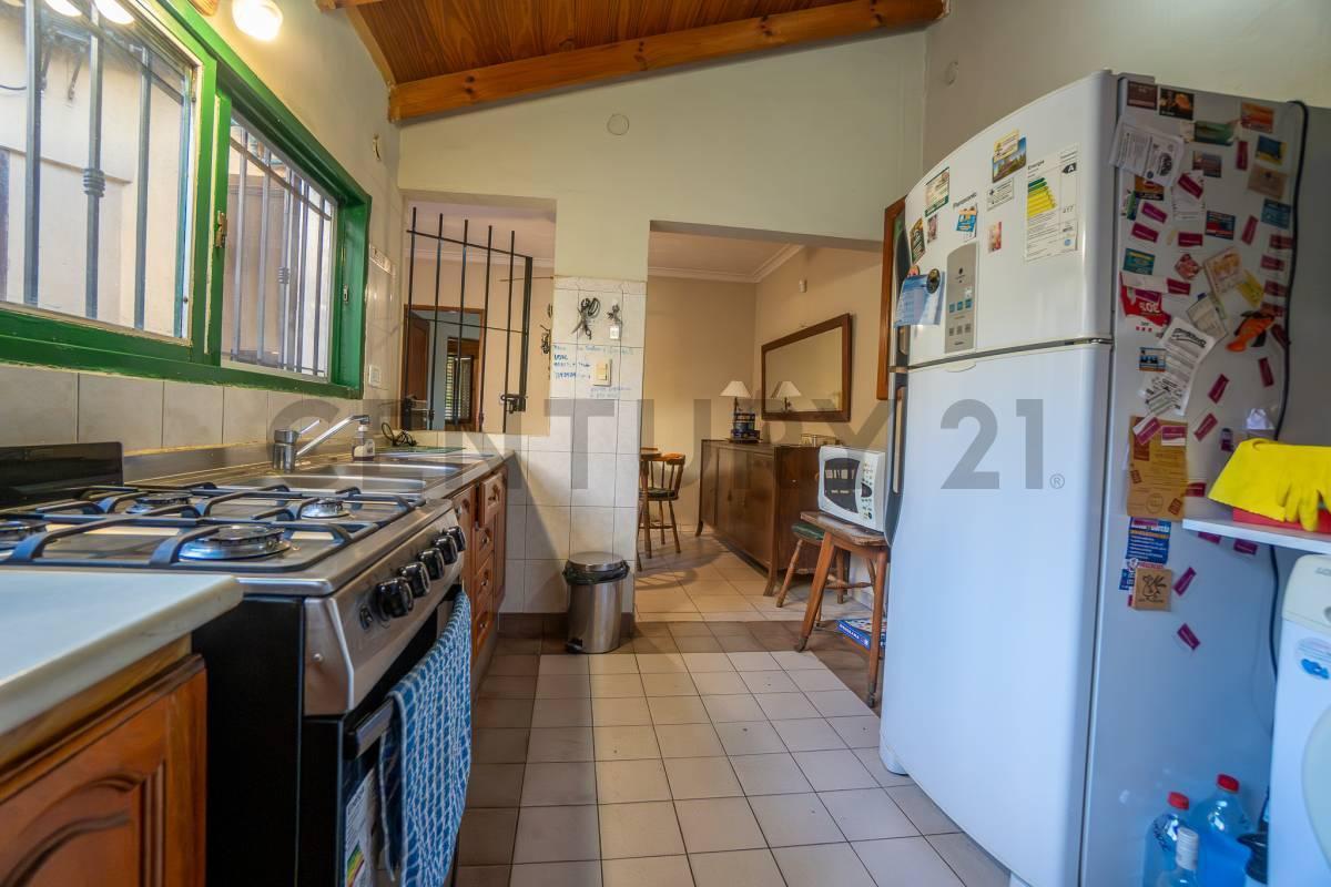 Foto de VENTA DE CASA 4 DORMITORIOS + ESCRITORIO CON ENTRADA INDEPENDIENTE +, imagen 1