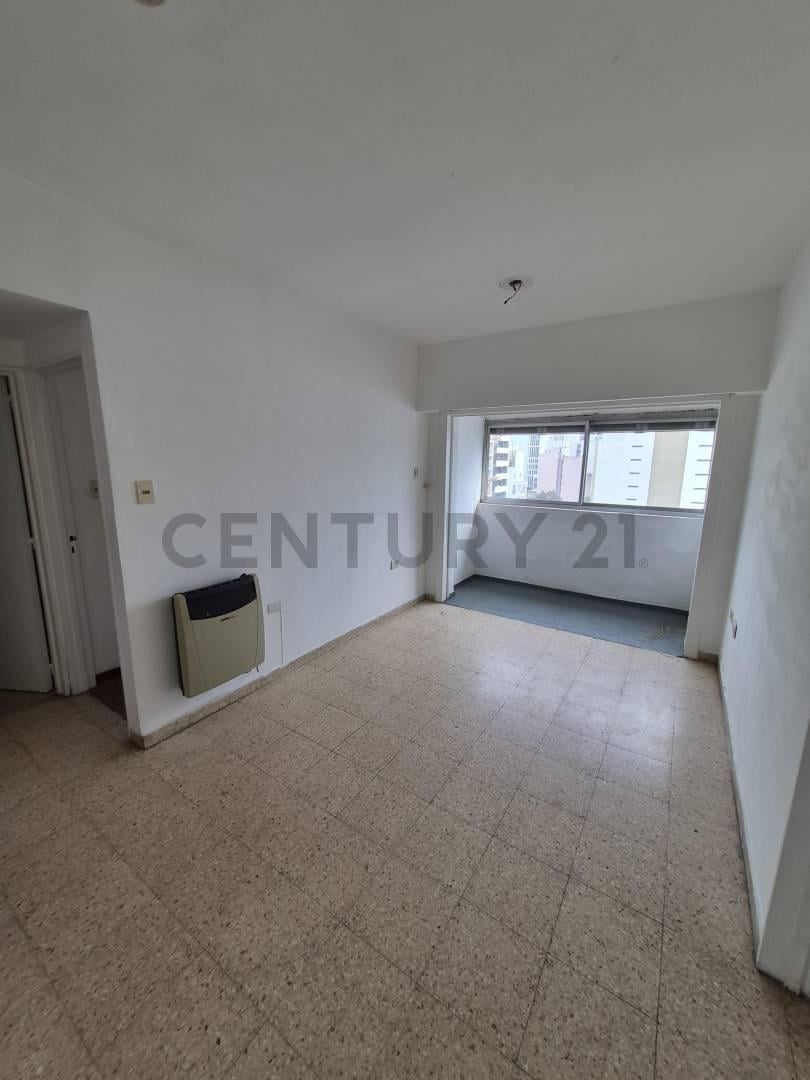 Foto de DEPARTAMENTO EN VENTA DE 1 DORMITORIO EN PLENO CENTRO, imagen 2